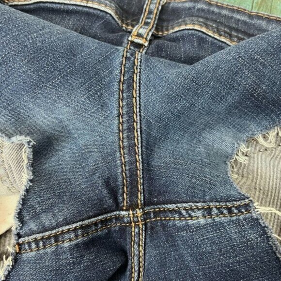 Size 16 Silver Jeans Cut off Denim Shorts - Picture 6 of 9